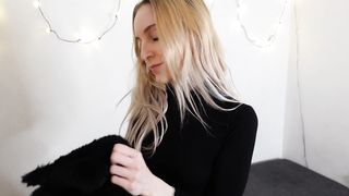 Sofie Skye - Lose Everything Just To Cum On My Face