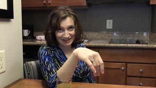 Bettie Bondage - Girls Chat With Mom