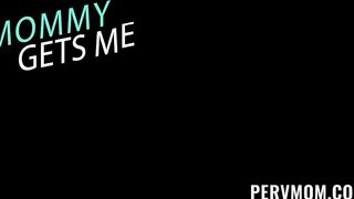 Sienna Rae - Loving MILF Goes All Out and Takes Two Cocks at Once