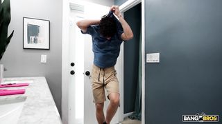 Rachael Cavalli - Shower 3Some With Stepmom