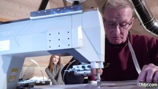 Maya Sinn & John (Jack Uppitt) - Love In Every Stitch - Episode 916