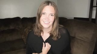 Maggierosexo - A Nurturing Mommy Handjob